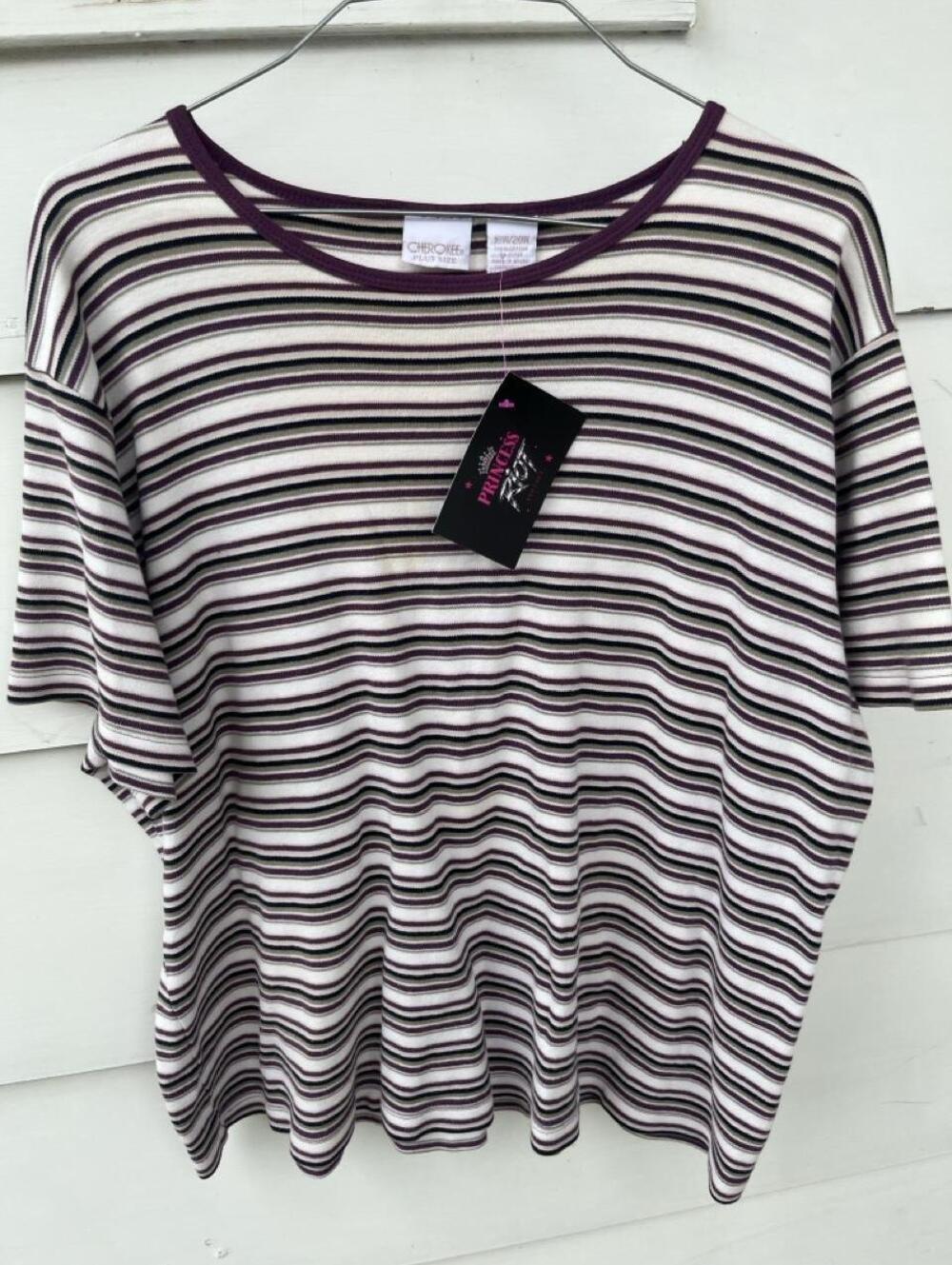 Y2K Cherokee striped tee 🤍🖤🍇